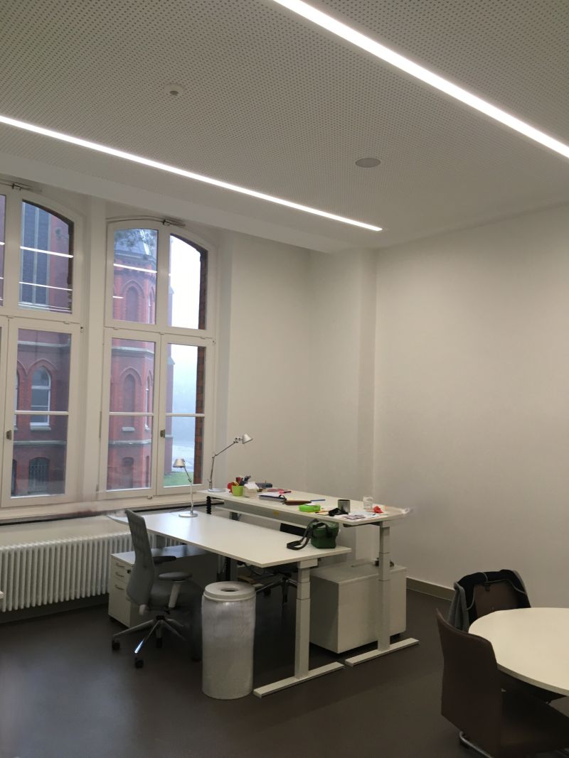 Bischhöfliches Gymnasium St. Mauritz, Malerarbeiten Büroraum